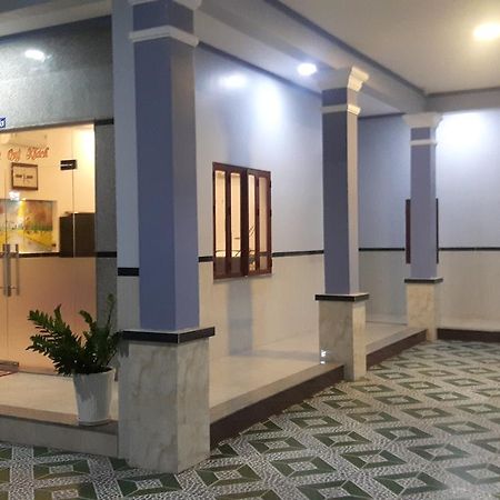 Motel Hoang Gia Long Khanh Екстер'єр фото