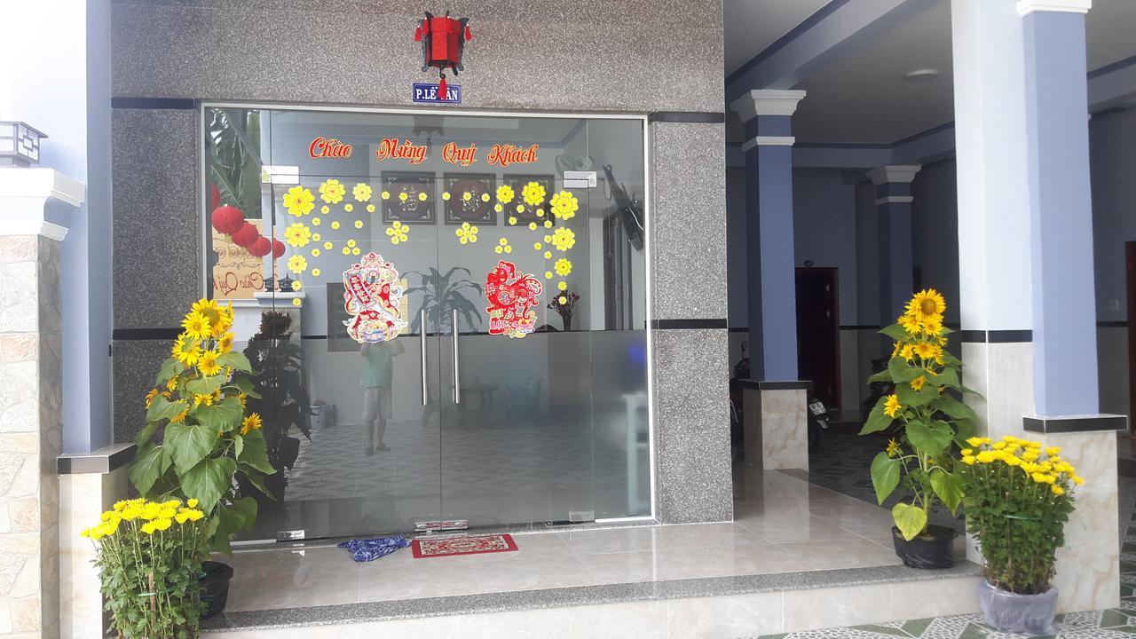 Motel Hoang Gia Long Khanh Екстер'єр фото