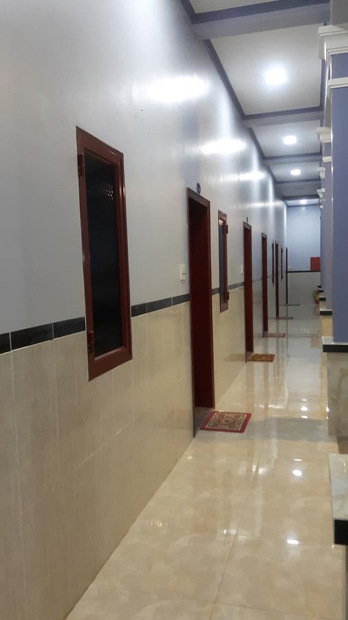 Motel Hoang Gia Long Khanh Екстер'єр фото