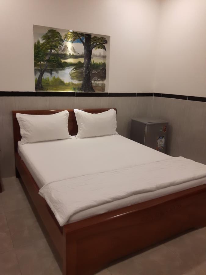Motel Hoang Gia Long Khanh Екстер'єр фото