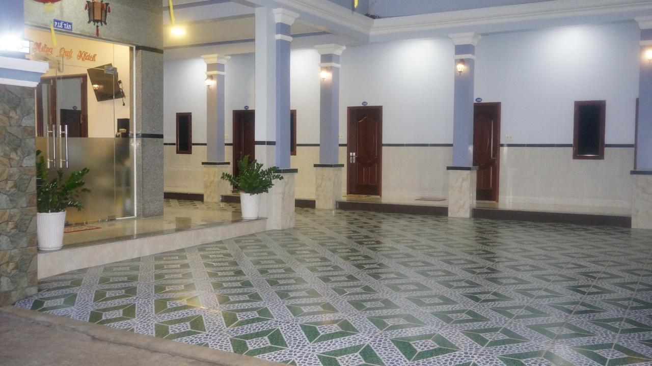 Motel Hoang Gia Long Khanh Екстер'єр фото