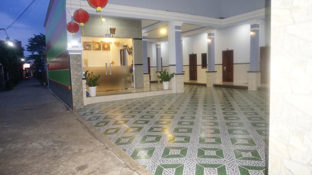 Motel Hoang Gia Long Khanh Екстер'єр фото