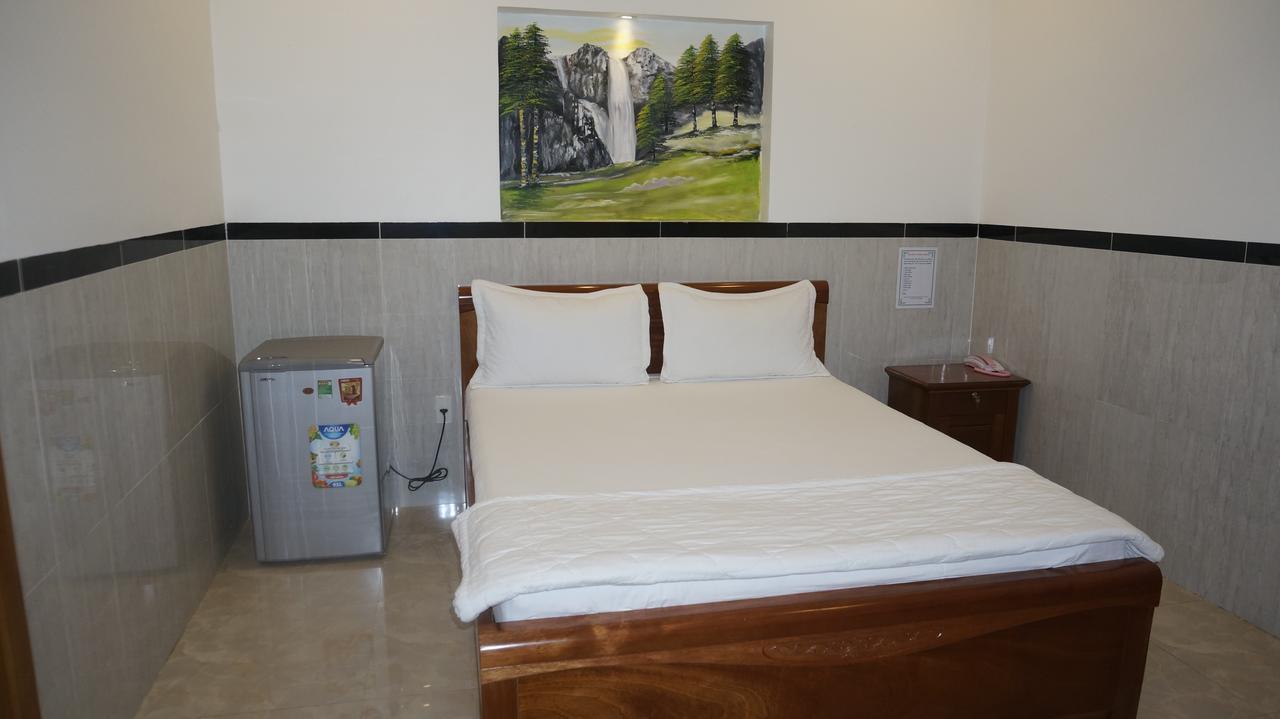 Motel Hoang Gia Long Khanh Екстер'єр фото