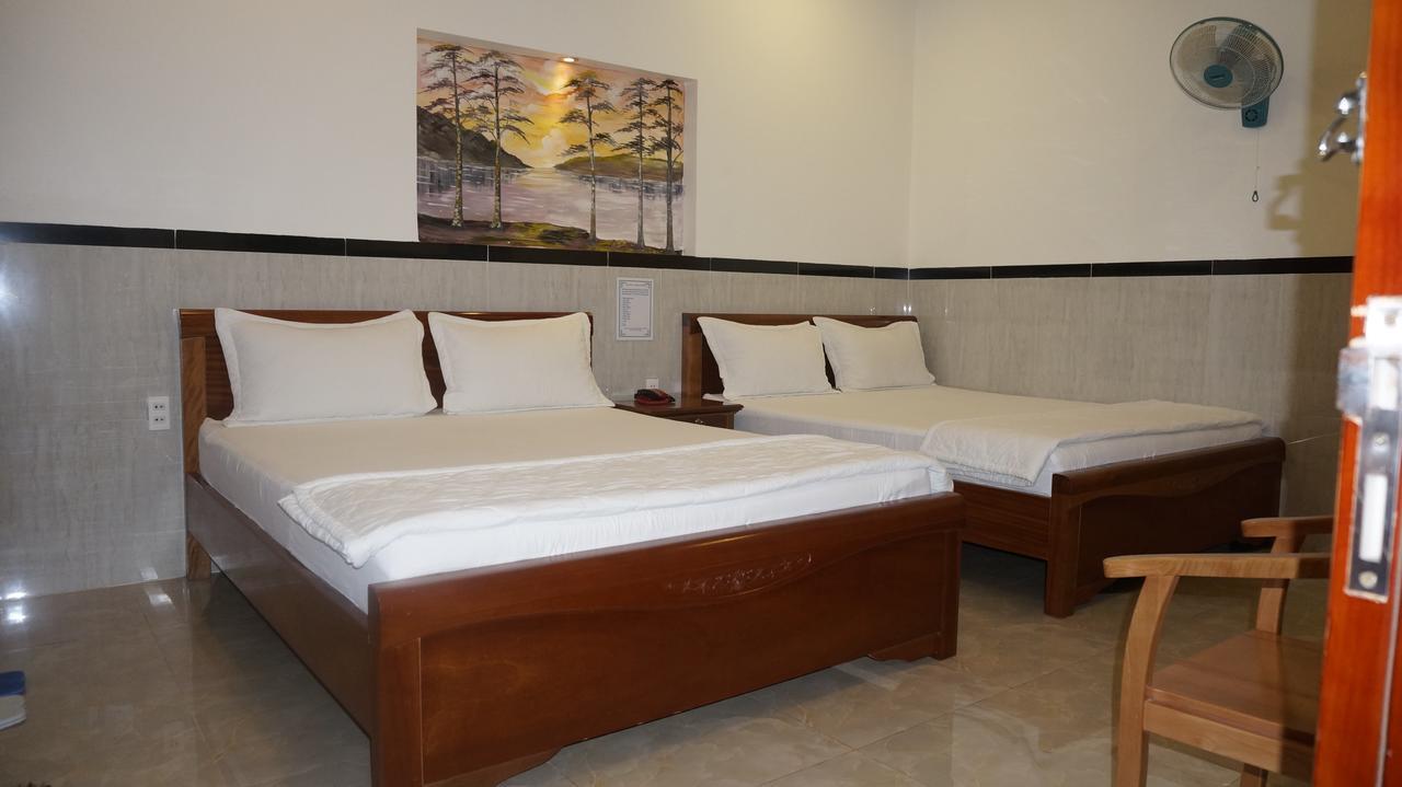 Motel Hoang Gia Long Khanh Екстер'єр фото